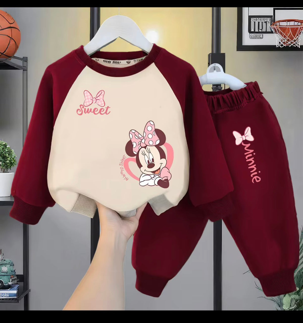 Little Girls’ Minnie Mouse Sweatshirt & Joggers Set – Cute 2-Piece Outfit