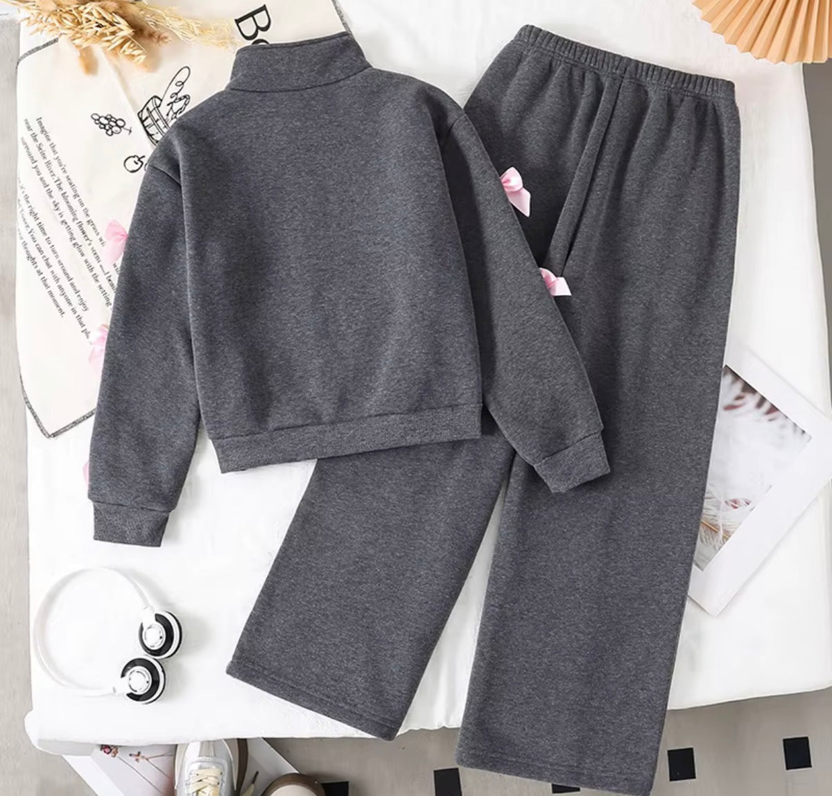 Girls’ Bow Detail Tracksuit Set – Autumn/Winter Turtleneck Sweatshirt & Wide-Leg Pants