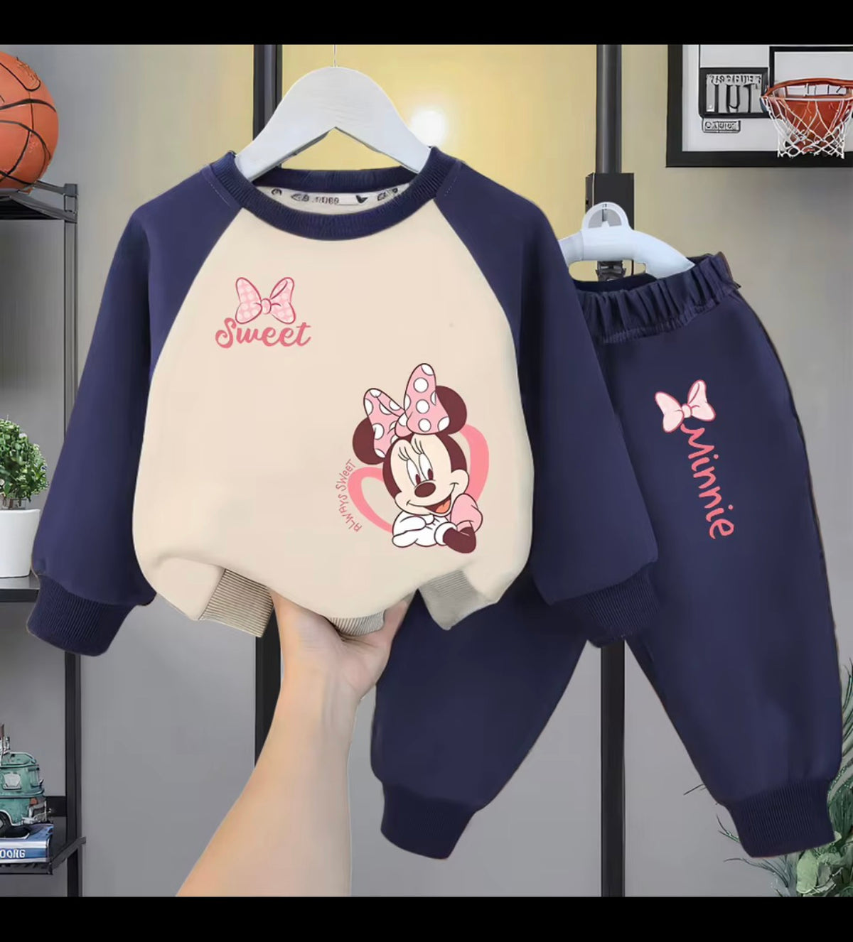 Little Girls’ Minnie Mouse Sweatshirt & Joggers Set – Cute 2-Piece Outfit